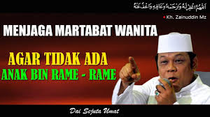 .hitam, dalam tradisi islam, dilihat sebagai sesuatu yang membawa ancaman dan mara bahaya1. Menjaga Martabat Wanita Ceramah Kh Zainuddin Mz Youtube