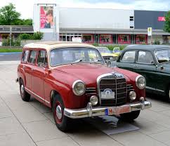 Mercedes 180 Kombi Mercedes Benz W 120 Beim Mercedes Treffen Am Aachener Mercedes 180 Mercedes Benz Classic Mercedes Bus