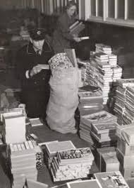 Toys Being Packed For Shelterers At St James S Park Underground Station During The Second World War Pho Christmas Pictures Vintage London History London Blitz