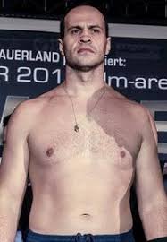 Wallin begann im jahre 2013 seine profikarriere; Boxrec Maksym Pedyura