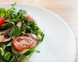 Schneller Feldsalat Mit Tomaten Champignons Und Sonnenblumenkernen Rezept Mit Bildern Feldsalat Rezepte Salat