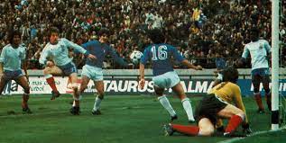 L'italia ha battuto la francia per 2 a 1 (1 a 1 alla fine del primo tempo), venerdì pomeriggio, in partita del primo turno del campionato mondiale di calcio (gruppo a) allo stadio josé maría minella di mar del plata. I Gol Di Paolo Rossi Al Mondiale 78 Disegnati Da Paolo Samarelli