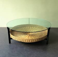 The bottom of the table is a brown metal with a design on the sides and bottom. Jrebumflplzmfm