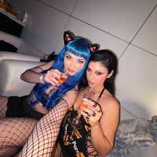 Im finally making my post about @venusberlin.official and what a truly  amazing experience to be part of something so worldwide and freeing! I had  the best time all week with the 🧡🖤