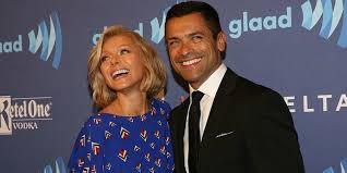 Kelly ripa and mark consuelos have been married since 1996. Kelly Ripa Uses A Photo Of Husband Mark Consuelo S Tv Family From Riverdale On Their Christmas Card
