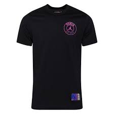 Comparez et commandez en ligne des produits paris saint germain sur shopalike.fr. Paris Saint Germain T Shirt Logo Jordan X Psg Schwarz Lila Www Unisportstore De