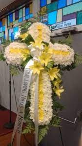 Red rose cross is a beautiful tribute to someone you love. Standing Cross Funeral Arrangement In New York Ny Paradise Florist