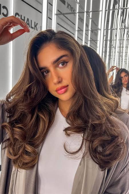15 Glamour Dark Hair Blowout Hairstyles 1 - Fab Mood | Colour + Mood + Style Inspiration