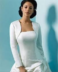 L'avantage d'un bolero mariage femme est qu'il garantit que les épaules sont couvertes sans couvrir la totalité de vos bras. Pas Cher Manches Longues Veste De Mariage Wraps Bolero Satin Femmes D Hiver Cape De Mariage Wrap Shrug Pour Robes De Soiree Custom Made Aliexpress