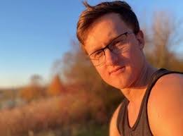 Jerry Lewellen's Instagram, Twitter & Facebook