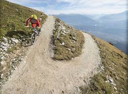 Mtb Fahrtechnik Bergab Gute Kehren Fahren Fahrtechnik Kehren Bergab Mountainbike Fahren E Bike Touren