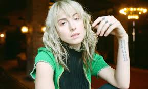 Sólo han pasado ocho meses desde que hayley williams publicara su primer disco en solitario, petals for armor, y hoy, que ha publicado el segundo. Hayley Williams Drops Surprise Album Flowers For Vases Descansos Red Roll