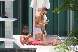 Get the latest news on celebrity scandals, engagements, and divorces! Briefs Bulge On Tumblr