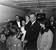 On the night before christmas, 1971, lyndon baines johnson played the most improbable role of his varied and controversial life. Biografie Von Lyndon B Johnson 36 Prasident Der Vereinigten Staaten
