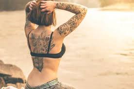 1 top 1 espalda completa mujer flecha a lo largo de la columna y en el lado izquierdo mitad de cabeza de zorro 1. Tatuajes Chicanos El Origen Significado Y Simbolos Tatuantes