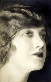 Who is Edna Bennett dating? Edna Bennett boyfriend, husband