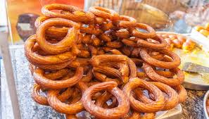 Dato che non tutti gli alimenti sono indicati per mantenere la linea e la silhouette, è sempre bene valutare quali sono i cibi che devono essere evitati se si vuole perdere peso. I 10 Cibi Che Fanno Ingrassare Di Piu Dilei