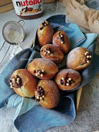 Donut bomboloni telah viral dan mendapat ribuan perkongisian di facebook. Resepi Viral Overnight Bomboloni Nutella Italian Doughnut Qasey Honey