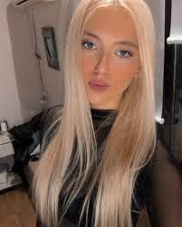 Tami Dias's Instagram, Twitter & Facebook