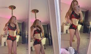 Explore Ccinnamonxo's private collection of hot imagery