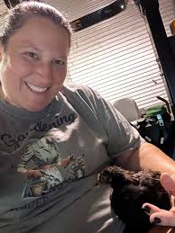 Princess has that white stuff back in her eye🥺. This is the third time  now, but only my second time using an antibiotic ointment. I didn't use it  the full 10 days