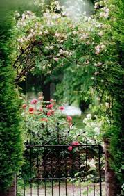 Pin By Maris Dsouza On Landscaping Beautiful Gardens Garden Gates Garden Inspiration