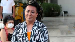 Yeşim salkım (born 12 april 1968) is a turkish singer and actress. Yesim Salkim A Kufur Ettigi Icin Elestirilen Murat Ovuc Aylar Once Kadinlarla Gobek Attigi Anlari Yeni Goruntuymus Gibi Paylasti Ankara