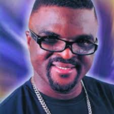 Listen to Ayinde Lagba Medley by Alhaji Wasiu Ayinde Barrister & His Fuji  Commander in wasiu playlist online for free