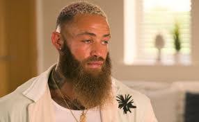 Katie Champ's Instagram, Twitter & Facebook