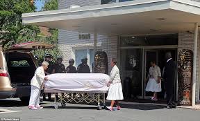 Bobbi Kristina S Body Is Taken To New Jersey For Burial Beside Whitney Whitney Houston Bobbi Kristina Brown Final Goodbye