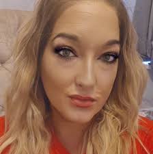 Full livery options for quiet rehab for 8-12 weeks …co-operative 8yr old  gelding with single stifle injury..stable essential …easy to handle …no  kicking/biting/naughtiness etc…gradually building up gentle exercise from  15mins twice daily