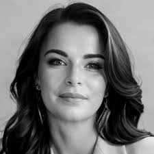 Kasey Andrews's Instagram, Twitter & Facebook