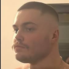 nenávidím zkurvený petardy. Bum, svetylka. Ses fakt kokot