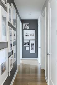 Decoration Couloir 25 Idees Geniales A Decouvrir Idee Deco Couloir Couloir Gris Comment Decorer Un Couloir