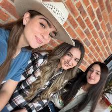 hillary gonzález (@hillarygr07) • Instagram photos and videos