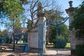 En tout 12 vestiaires sont à disposition sur le site. Parc De La Gayonne