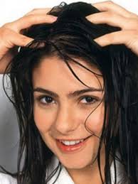 Ringkasan artikel membuat jalinan sisi sederhana membuat jalinan air terjun membuat jalinan mahkota rambut jalinan keriting menampilkan bahagian lain. Terlarang Lakukan 4 Hal Ini Pada Rambut Anda Sebelum Tidur Fashion Beauty Liputan6 Com