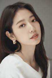 Bí quyết để tóc giảm gãy rụng sau sinh của Park Shin Hye