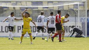 Each channel is tied to its source and may differ in quality, speed, as well as the match commentary language. U Concepcion 3 1 Colo Colo Resumen Fotos Resultado Y Cronica As Chile