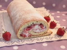 Sommerliche Erdbeer Rolle Schnell Rezept Rezepte Erdbeerrolle Brot Backen Rezept Einfach