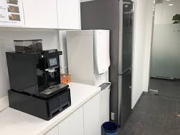 If you want to enjoy coffee in your workplace at the touch of a button, then it couldn't be simpler than with corporate coffee solutions. Automatic Coffee Machine Office Use Sustainable Office Coffee Machines Colet Coffee Machine