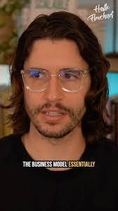 Chris Benetti's Instagram, Twitter & Facebook