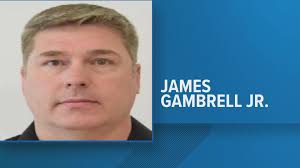 Man puts hole in wall to neighboring townhome, sticks gun through it before  fire, police say