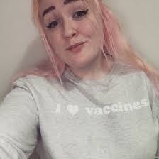 Elisha Burton's Instagram, Twitter & Facebook