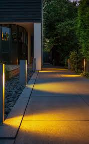 speel met het licht op jouw tuinpad of oprit lightpro tuin tuinverlichting lampen tuin