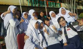 Tarikh 16 mei setiap tahun telah dipilih sebagai hari guru di malaysia sebagai penghargaan kepada guru/ cikgu yang bertungkus lumus mendidik anak bangsa ke arah kejayaan. Sekitar Sambutan Hari Guru 2017 Foto Berita Harian