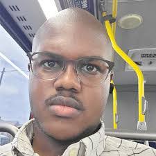 Giovanni Howard's Instagram, Twitter & Facebook