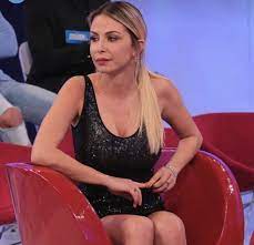 Amo i colori chiari, fantasie e texture differenti. Sabrina Ghio Oggi Com E Diventata La Concorrente Di Amici Di Maria De Filippi