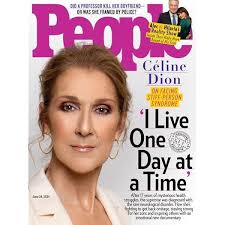 Elle Magazine (July, 2012) Selena Gomez Cover: Roberta Myers: Amazon.com:  Books