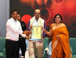 राज्यपाल श्री रमेन डेका रायपुर में छत्तीसगढ़ फिल्म विकास निगम एवं संस्कृति  विभाग द्वारा आयोजित राष्ट्रीय एवं अंतरराष्ट्रीय पुरस्कार ...